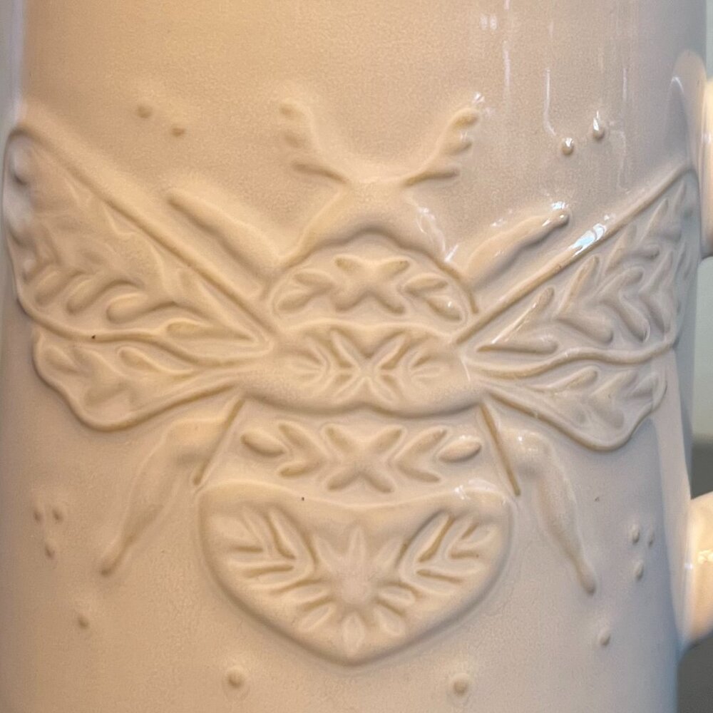 FRINGE STUDIO Embossed HONEY BUMBLEBEE Stoneware Mug Juliana Tipton Collection - Picture 3 of 11